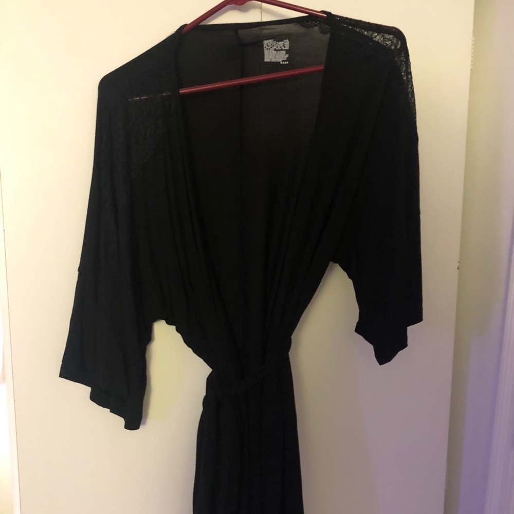 Soft Black Lace Robe - Picture 2 of 4